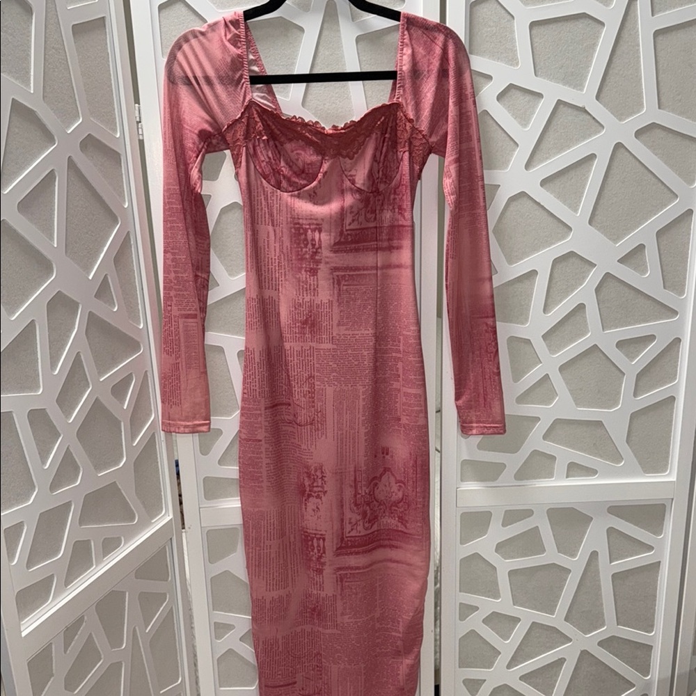 Elegant Pink Long-Sleeve Dress - Picture 6 of 9